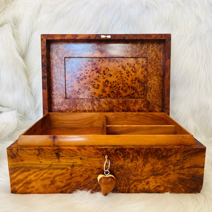 Jewellery wooden box organizer with key