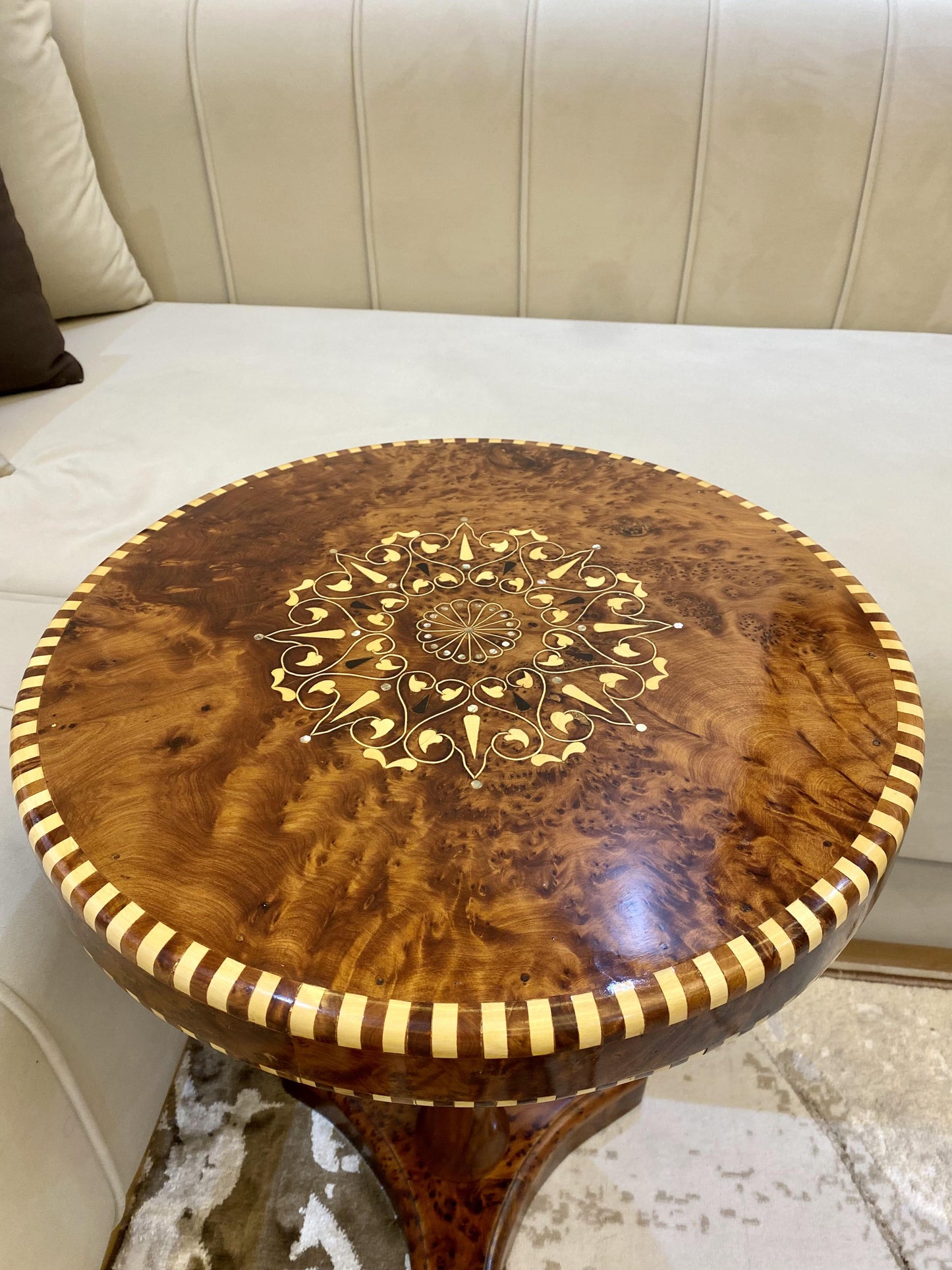 Round Decor coffee table Clean Lines and Natural Finishes