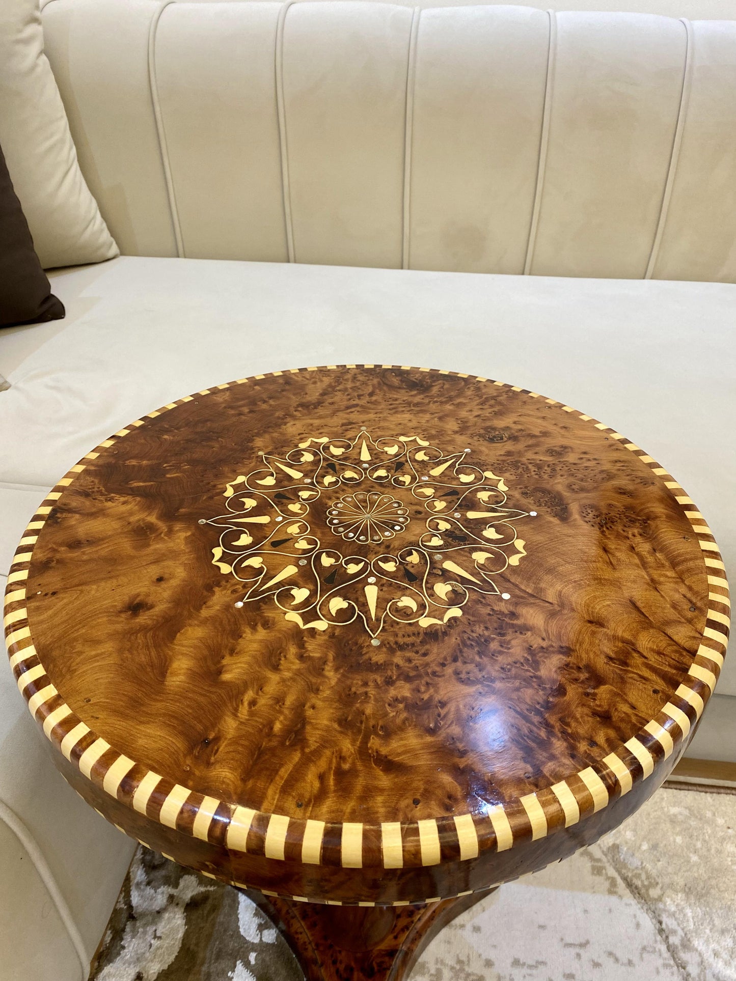 Round Decor coffee table Clean Lines and Natural Finishes