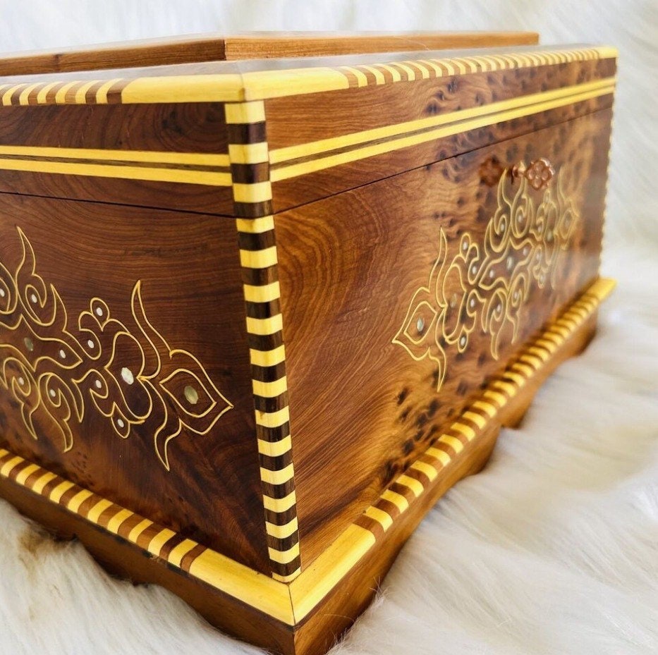 Vintage Jewelry Box Organizer with key decorative box