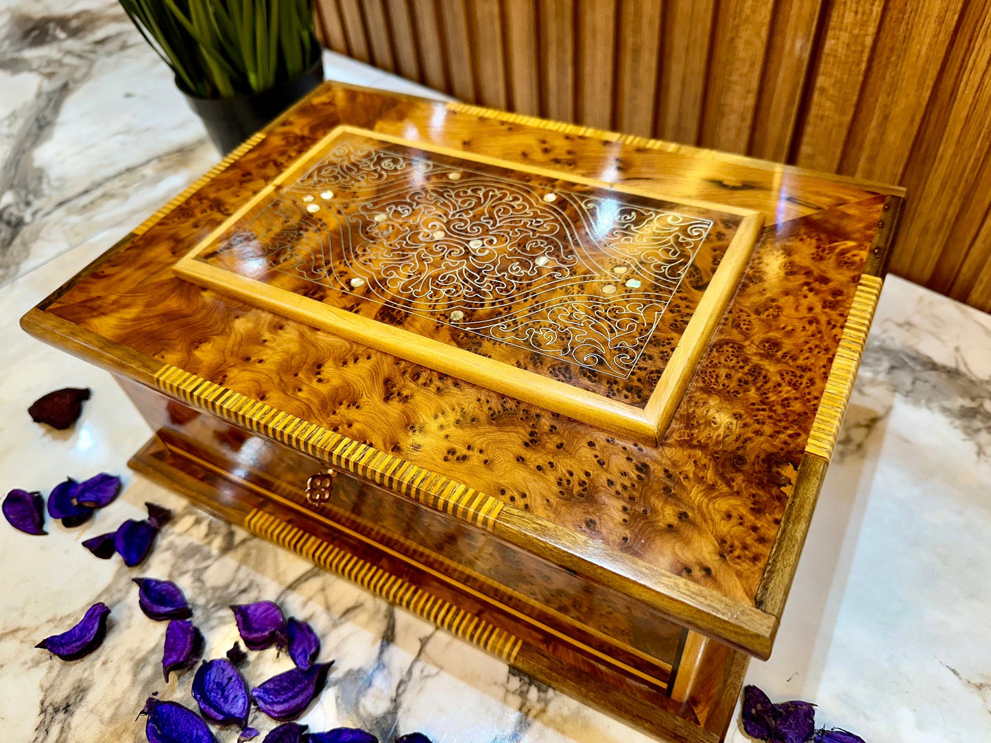 Decorative Wooden Box Gift Box with Mother of Pearl Inlay